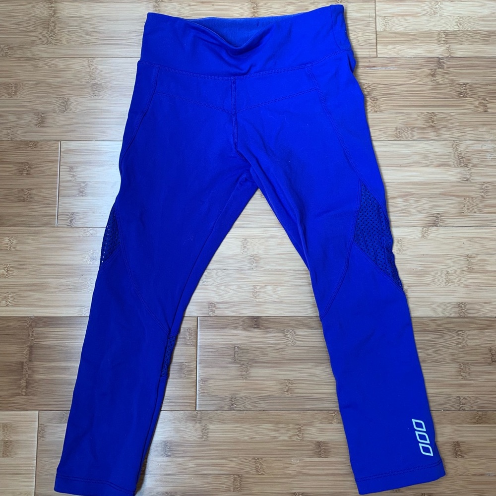 Cobalt blue Lorna Jane cropped tights